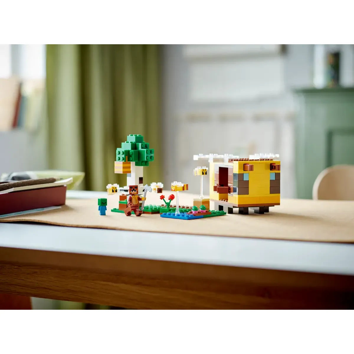 LEGO 21241 - Het BIjenhuisje