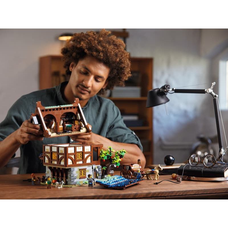 LEGO 21325 - Middeleeuwse Smid