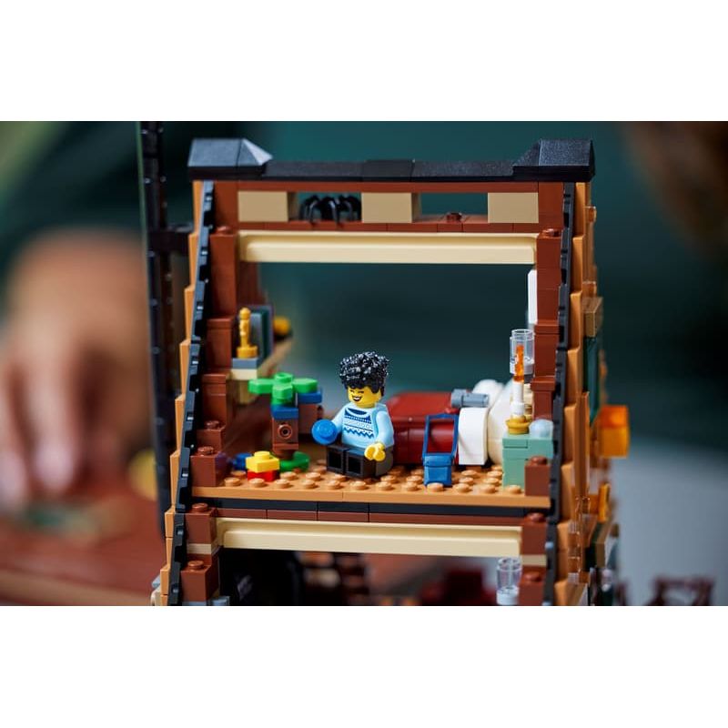 LEGO 21338 - A-Frame Boshut Modelbouw Set