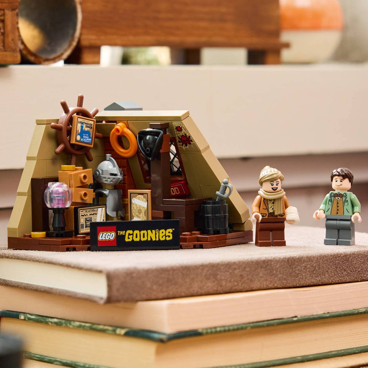 LEGO 40773 - De Goonies: De Zolder van de Familie Walsh