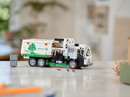 LEGO 42167 - Mack LR Electric Vuilniswagen
