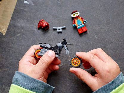 LEGO 60311 - Vuur Stuntmotor