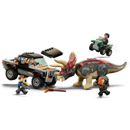 LEGO 76950 - Triceratops Pick-up Truck Hinderlaag
